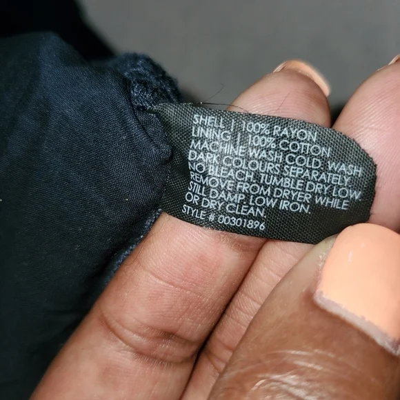 CLUB MONACO mini skirt. - Picture 7 of 9